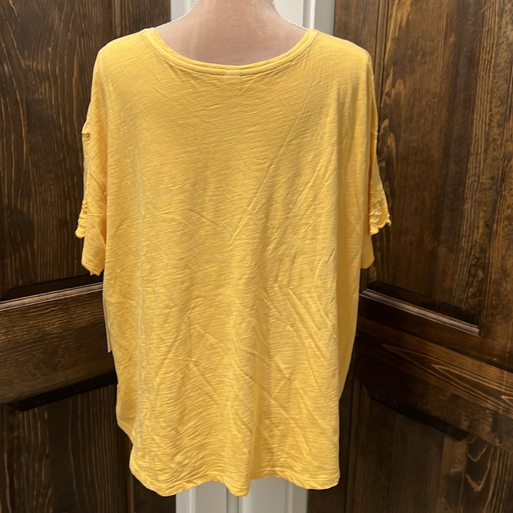 NWT Tee - Picture 2 of 4